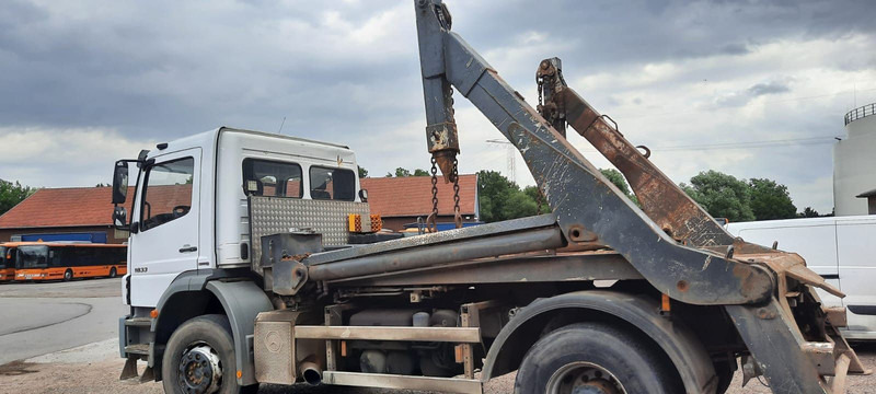 Mercedes-Benz 1833 Absetzkipper - Truk skip loader: gambar 3 Mercedes-Benz 1833 Absetzkipper - Truk skip loader: gambar 3