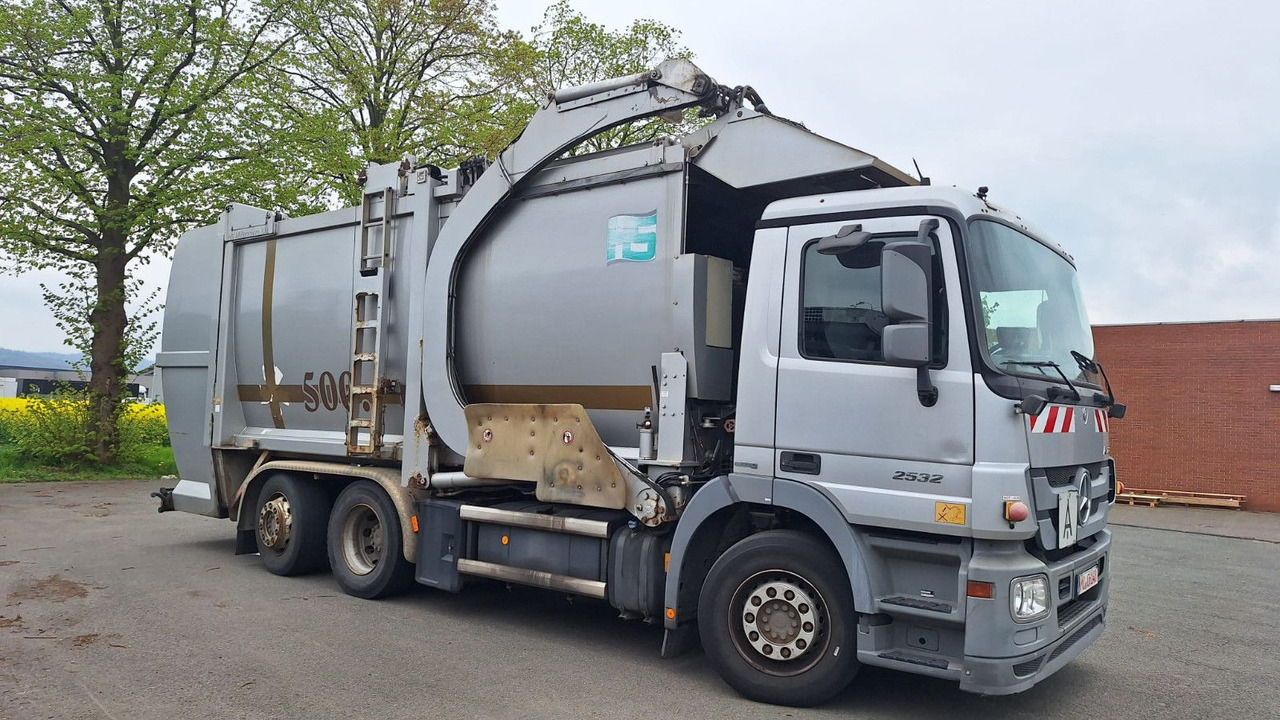 Mercedes-Benz 2532 Actros Überkopflader - Truk sampah: gambar 3 Mercedes-Benz 2532 Actros Überkopflader - Truk sampah: gambar 3
