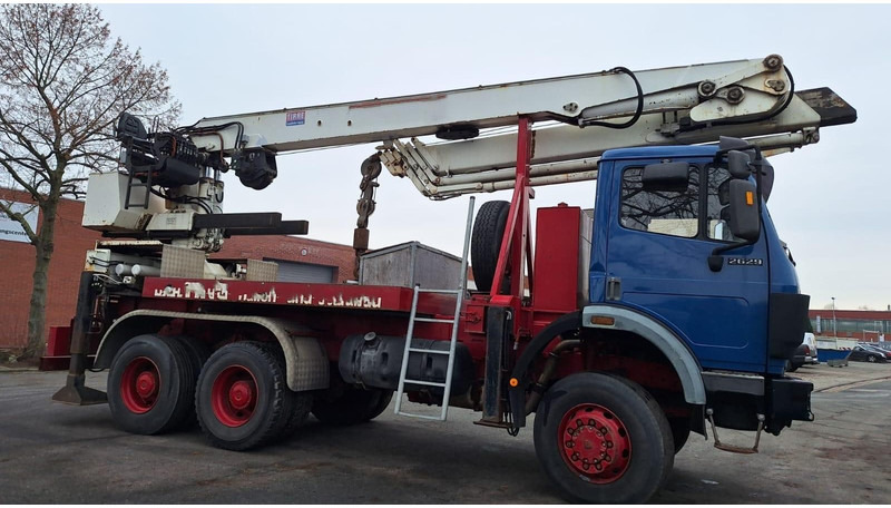 Mercedes-Benz 2629 AK Motorwagen mit Kran Dachdeckerkran6x6 - Truk derek: gambar 1 Mercedes-Benz 2629 AK Motorwagen mit Kran Dachdeckerkran6x6 - Truk derek: gambar 1