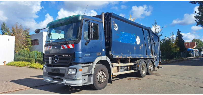 Mercedes-Benz 2632 Müllwgen 6x2 M.Haus Blatt/Luft - Truk sampah: gambar 1 Mercedes-Benz 2632 Müllwgen 6x2 M.Haus Blatt/Luft - Truk sampah: gambar 1
