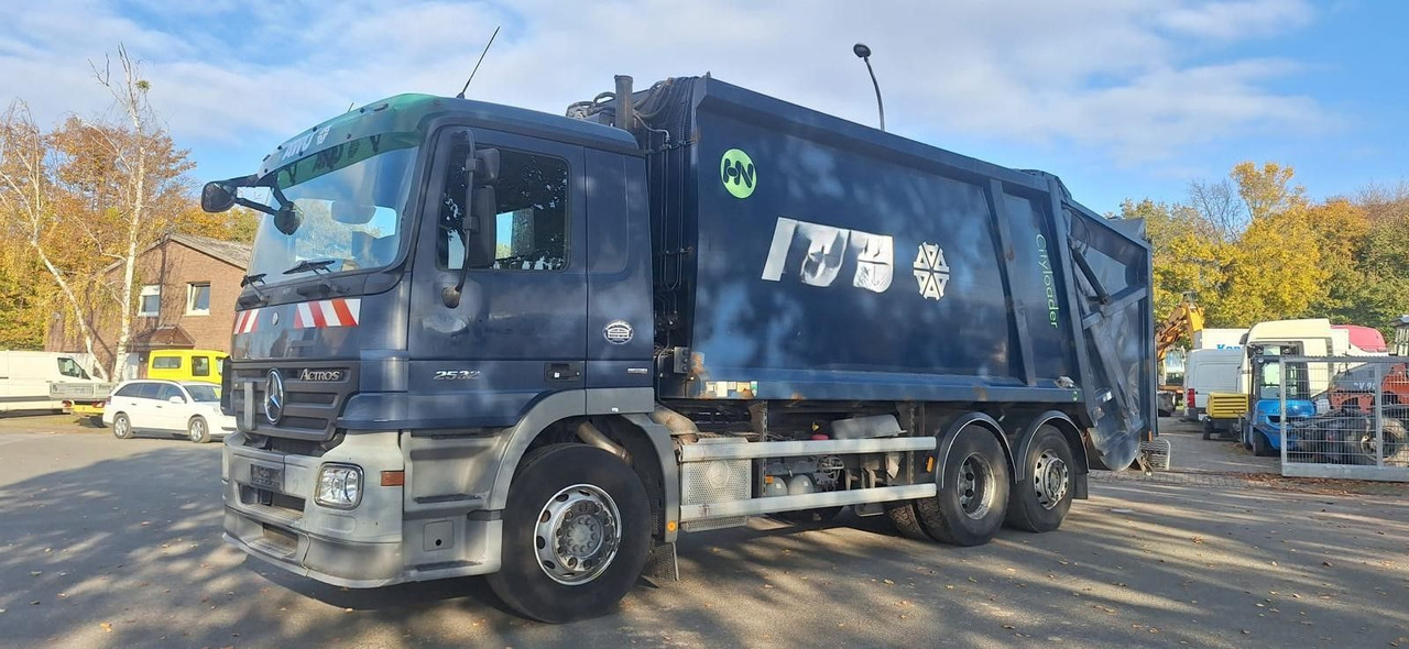Mercedes-Benz 2632 Müllwgen 6x2 M.Haus E5 Blatt/Luft - Truk sampah: gambar 3 Mercedes-Benz 2632 Müllwgen 6x2 M.Haus E5 Blatt/Luft - Truk sampah: gambar 3