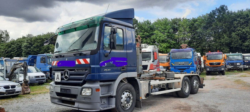 Mercedes-Benz 2641K 6x2 Abroller M-Haus Klima - Hook lift: gambar 1 Mercedes-Benz 2641K 6x2 Abroller M-Haus Klima - Hook lift: gambar 1