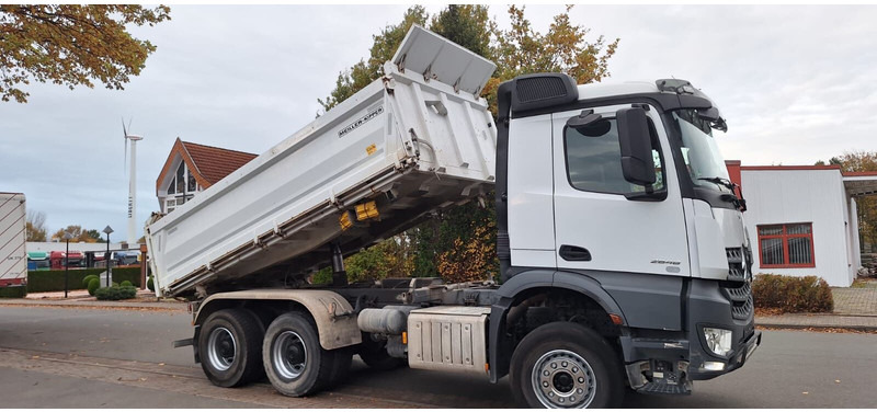 Mercedes-Benz 2648 3348 - Truk jungkit: gambar 2 Mercedes-Benz 2648 3348 - Truk jungkit: gambar 2