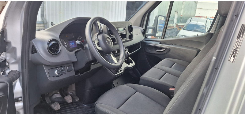 Mercedes-Benz 315 317 319 Sprinter III Koffer - Van box: gambar 4 Mercedes-Benz 315 317 319 Sprinter III Koffer - Van box: gambar 4