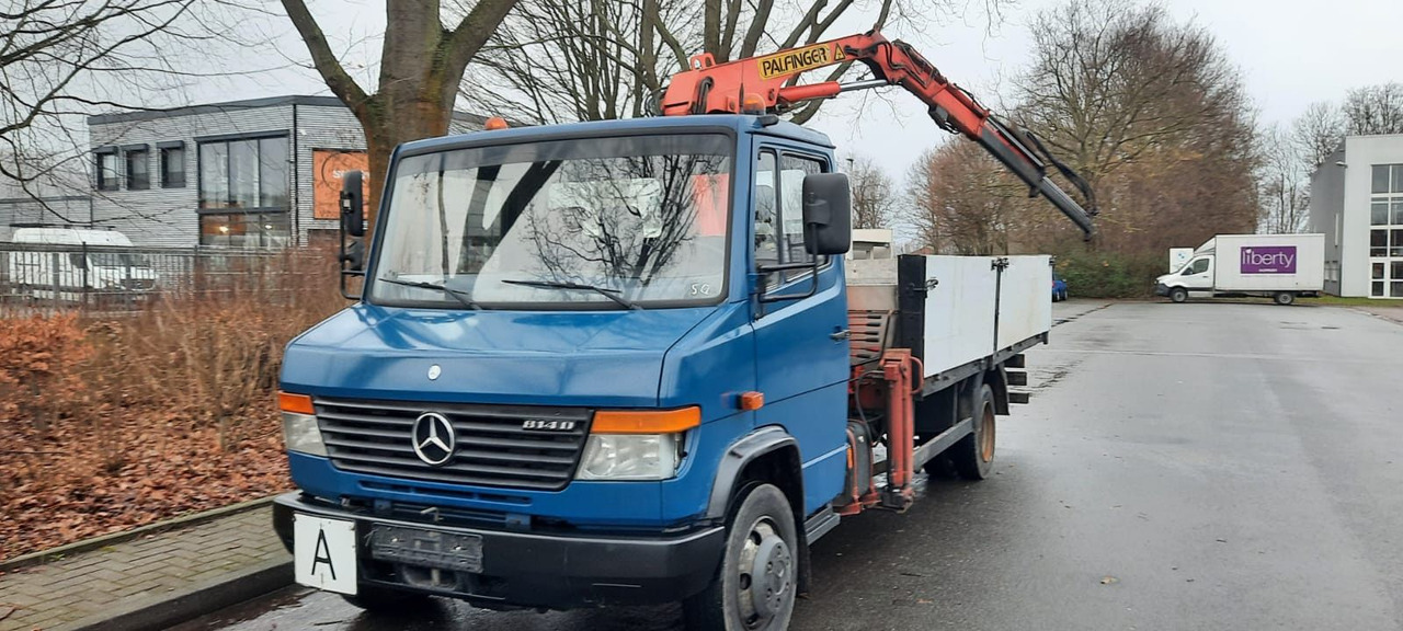 Mercedes-Benz 814 Pritsche mit Kran+Greifer - Van flatbed: gambar 3 Mercedes-Benz 814 Pritsche mit Kran+Greifer - Van flatbed: gambar 3