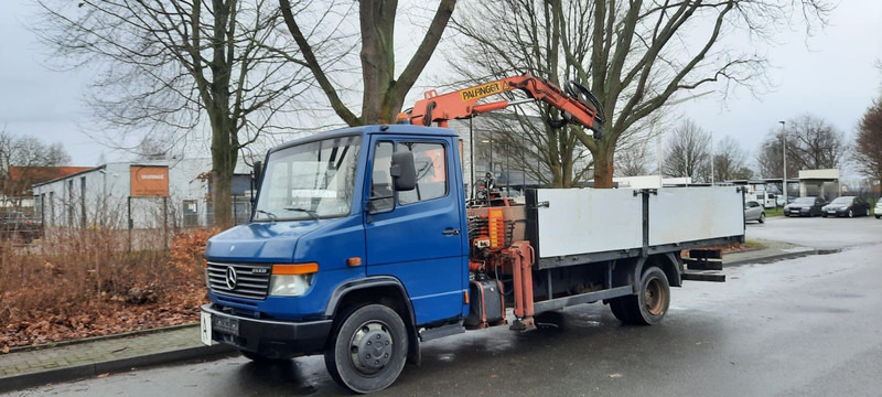 Mercedes-Benz 814 Pritsche mit Kran+Greifer - Truk flatbed, Truk derek: gambar 1 Mercedes-Benz 814 Pritsche mit Kran+Greifer - Truk flatbed, Truk derek: gambar 1