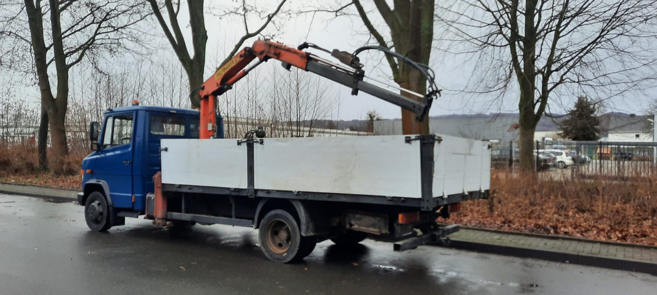 Mercedes-Benz 814 Pritsche mit Kran+Greifer - Van flatbed: gambar 2 Mercedes-Benz 814 Pritsche mit Kran+Greifer - Van flatbed: gambar 2