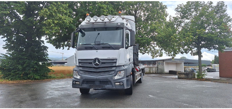 Mercedes-Benz Actros 2543 - Truk flatbed: gambar 2 Mercedes-Benz Actros 2543 - Truk flatbed: gambar 2