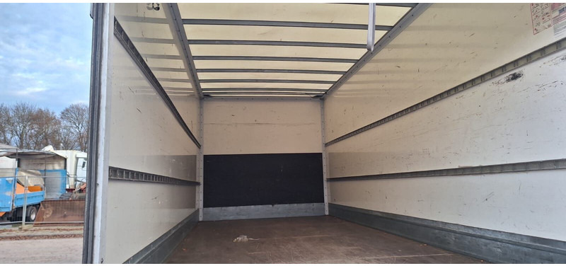 Mercedes-Benz Atego 816 - Truk box: gambar 5 Mercedes-Benz Atego 816 - Truk box: gambar 5