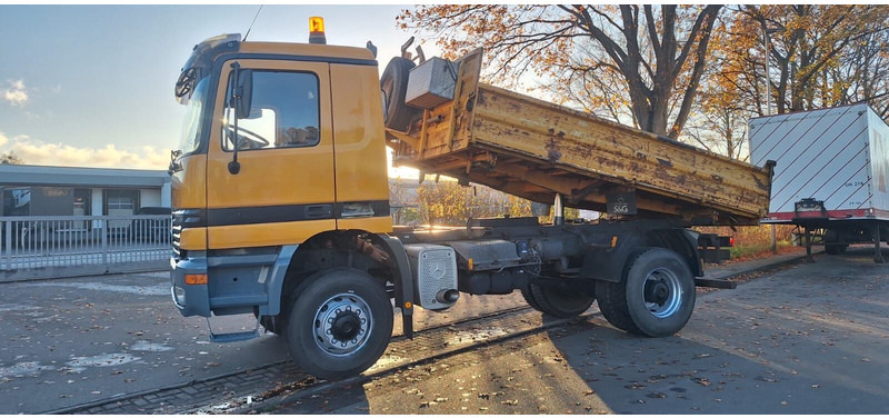 Mercedes-Benz Axor 1843 - Truk jungkit: gambar 1 Mercedes-Benz Axor 1843 - Truk jungkit: gambar 1