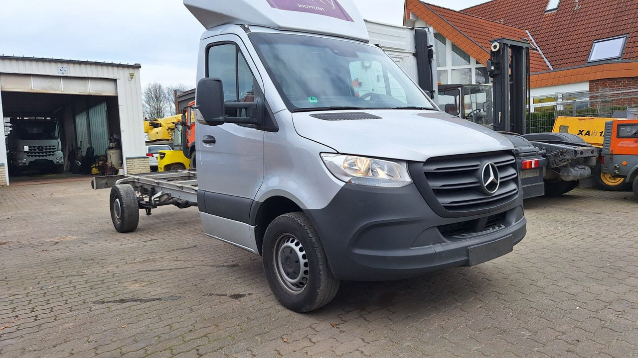 Mercedes-Benz Fahrgestell 316 - Truk sasis: gambar 2 Mercedes-Benz Fahrgestell 316 - Truk sasis: gambar 2