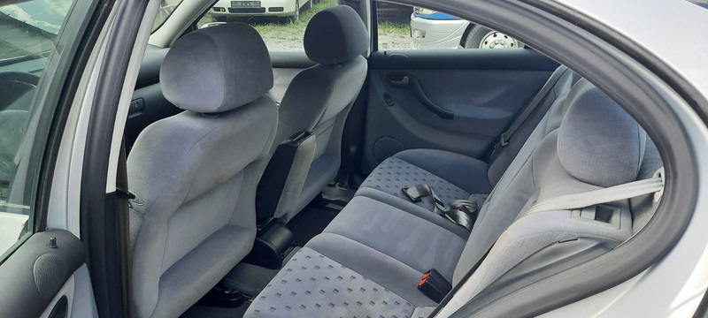 SEAT Toledo Signo 1,8 20V Autom - Mobil: gambar 5 SEAT Toledo Signo 1,8 20V Autom - Mobil: gambar 5
