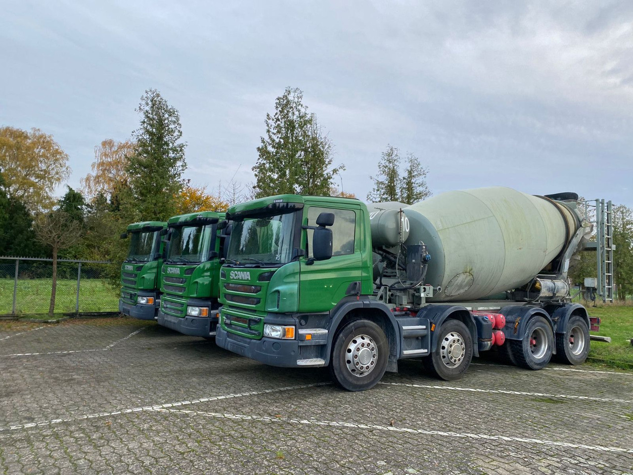 Scania 2x P360 Betonmischer 8x4 Blatt/Blatt E6 2 stück - Truk pengaduk beton: gambar 4 Scania 2x P360 Betonmischer 8x4 Blatt/Blatt E6 2 stück - Truk pengaduk beton: gambar 4