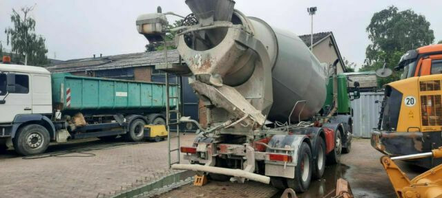 Scania P340PS 4-Achser 8x4 Betonmischer Euro:4 - Truk pengaduk beton: gambar 4 Scania P340PS 4-Achser 8x4 Betonmischer Euro:4 - Truk pengaduk beton: gambar 4