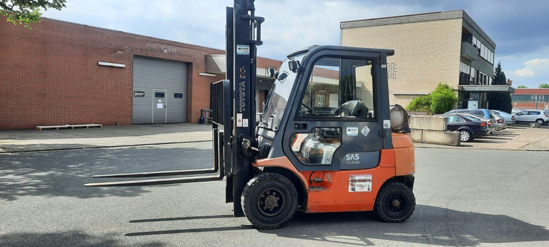 Toyota 42-7FGF20 - Forklift LPG: gambar 3 Toyota 42-7FGF20 - Forklift LPG: gambar 3