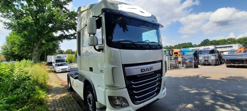 DAF XF106-460PS 1-Hand - Tractor head: gambar 1 DAF XF106-460PS 1-Hand - Tractor head: gambar 1