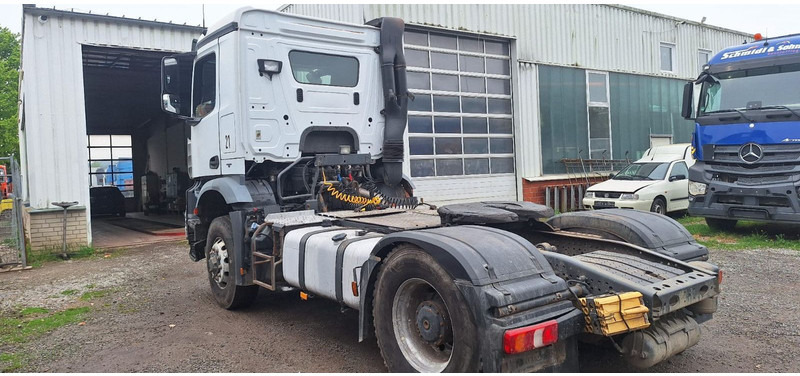 Mercedes-Benz 1840 HD 4x4 Arocs - Tractor head: gambar 3 Mercedes-Benz 1840 HD 4x4 Arocs - Tractor head: gambar 3