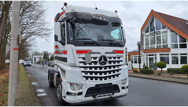 Mercedes-Benz 1845 Arocs 4x4 HD 1-Hand - Tractor head: gambar 2 Mercedes-Benz 1845 Arocs 4x4 HD 1-Hand - Tractor head: gambar 2