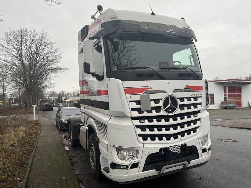 Mercedes-Benz 1845 Arocs 4x4 HD 1-Hand - Tractor head: gambar 5 Mercedes-Benz 1845 Arocs 4x4 HD 1-Hand - Tractor head: gambar 5