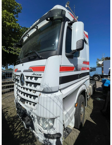 Mercedes-Benz 1845MP4 HD 4x4 - Tractor head: gambar 1 Mercedes-Benz 1845MP4 HD 4x4 - Tractor head: gambar 1