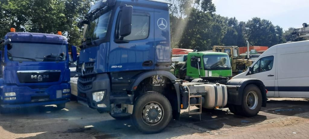 Mercedes-Benz 2043 Arocs 4x4 - Tractor head: gambar 1 Mercedes-Benz 2043 Arocs 4x4 - Tractor head: gambar 1