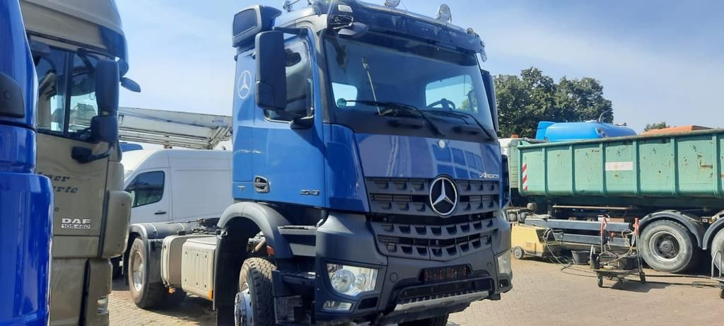 Mercedes-Benz 2043 Arocs 4x4 - Tractor head: gambar 2 Mercedes-Benz 2043 Arocs 4x4 - Tractor head: gambar 2