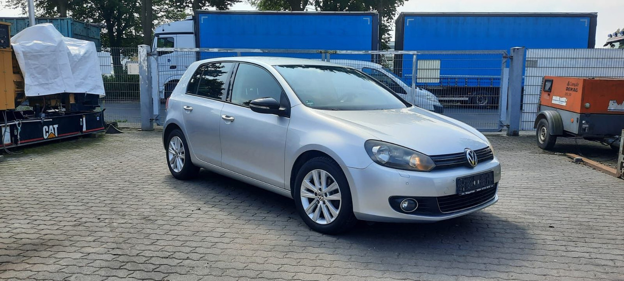 Volkswagen Golf - Mobil sedan: gambar 1 Volkswagen Golf - Mobil sedan: gambar 1