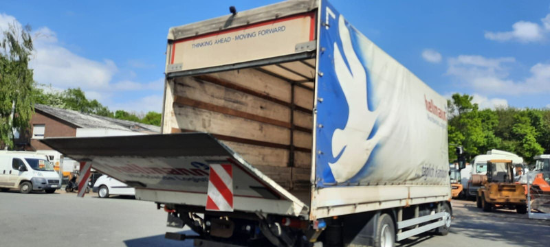 Volvo FL 6-250PS Plane Spriegel LBW Klima - Truk dengan terpal samping: gambar 4 Volvo FL 6-250PS Plane Spriegel LBW Klima - Truk dengan terpal samping: gambar 4