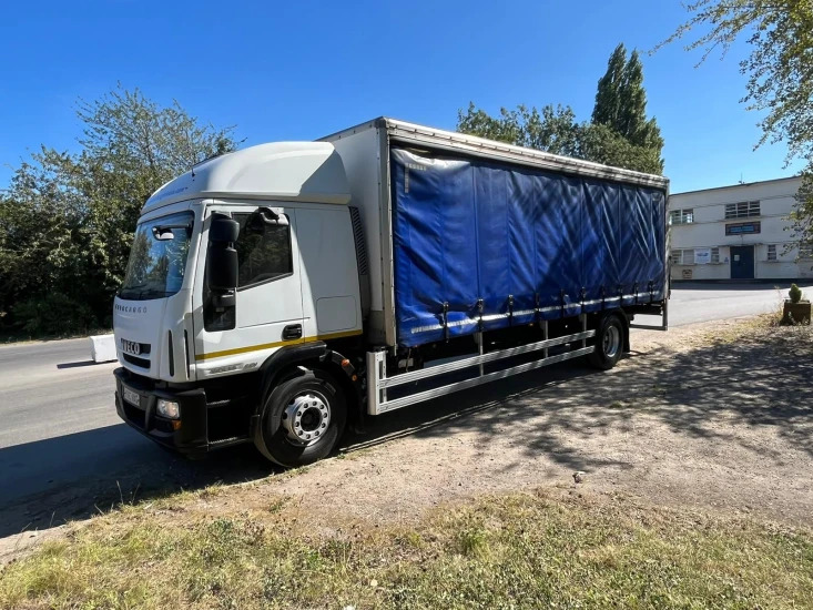 2013 Iveco Eurocargo Curtainsider - Truk dengan terpal samping: gambar 5 2013 Iveco Eurocargo Curtainsider - Truk dengan terpal samping: gambar 5