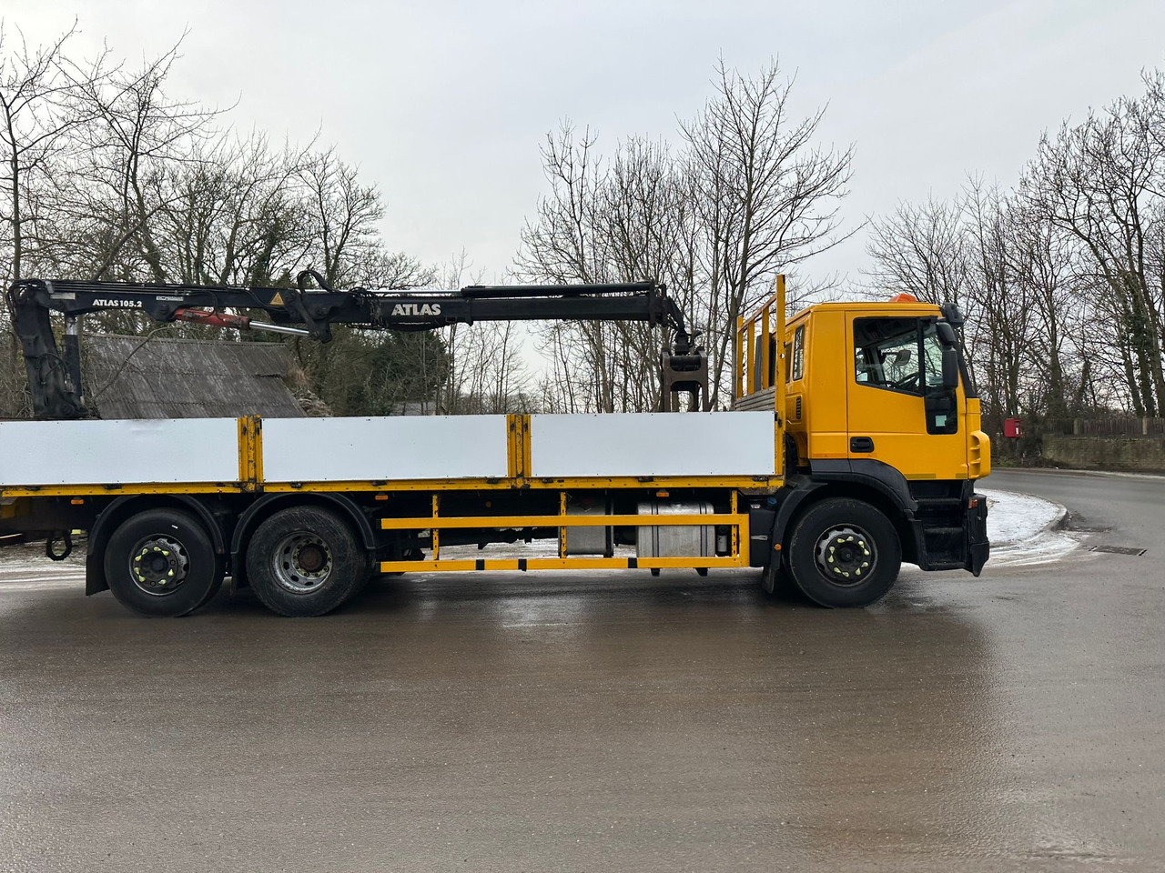 Truk flatbed 2013 Iveco Strails Dropside/Crane Truck: gambar 23