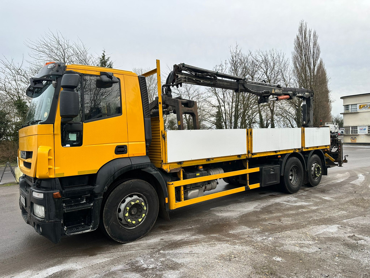 Truk flatbed 2013 Iveco Strails Dropside/Crane Truck: gambar 9