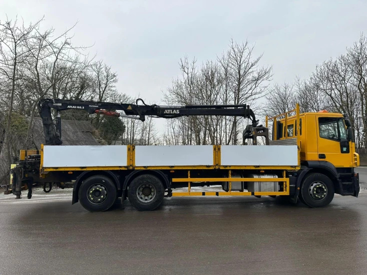Truk flatbed 2013 Iveco Strails Dropside/Crane Truck: gambar 17