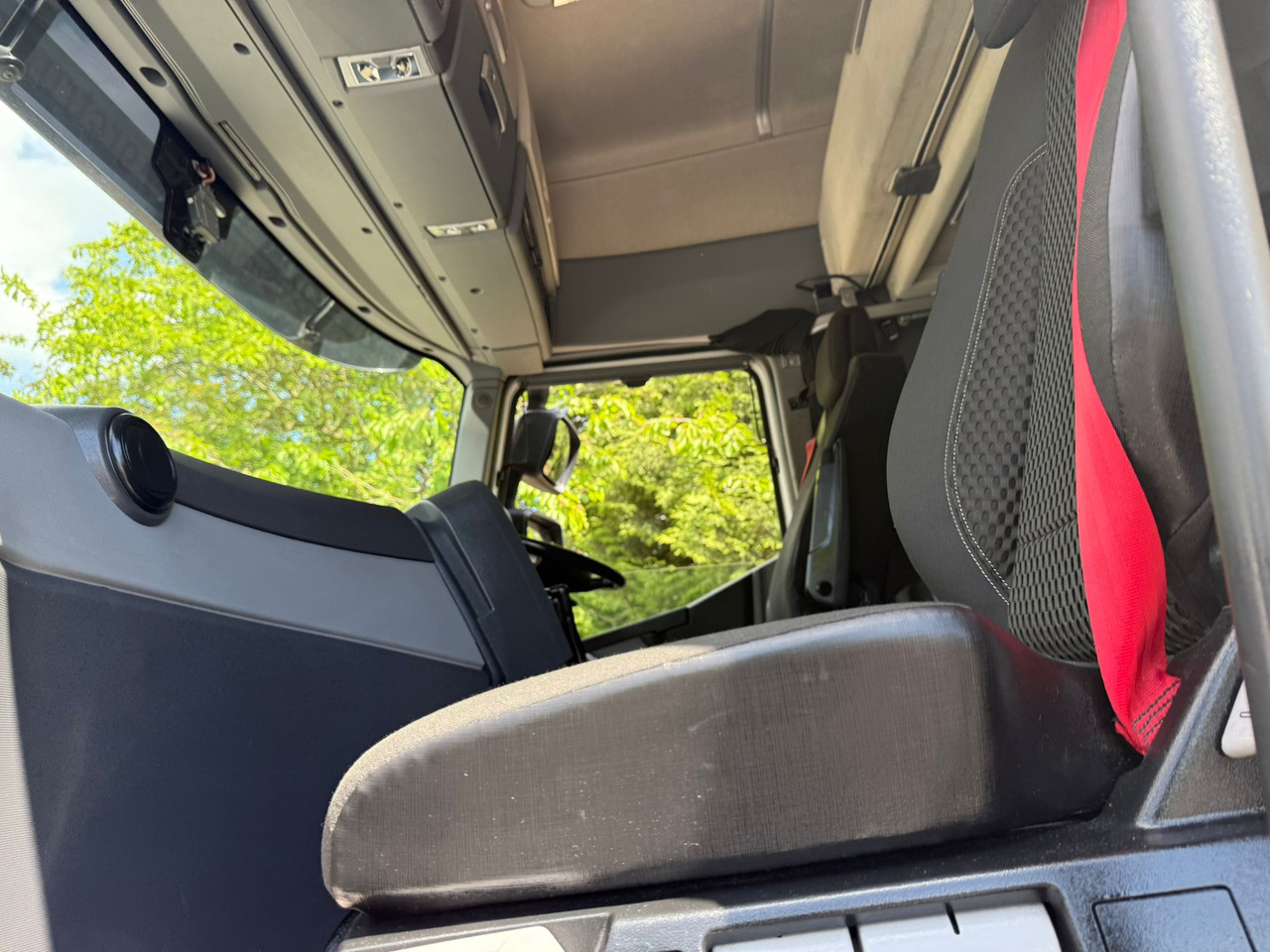 Tractor head 2019 Renault T460 Tractor Unit: gambar 29