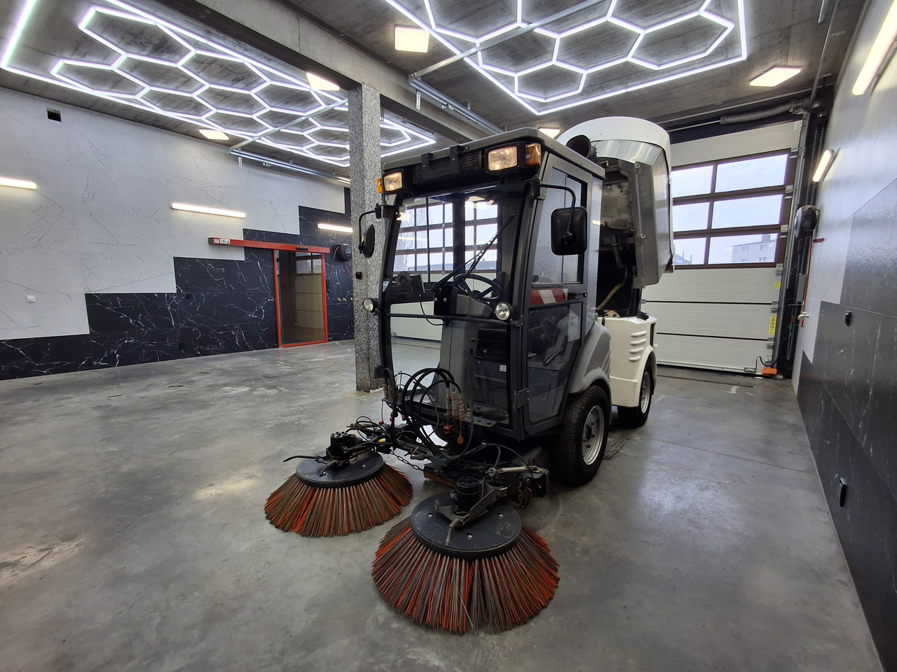 Hako Citymaster 1200 Zamiatarka Kehrmaschine Diesel - Penyapu jalan: gambar 2 Hako Citymaster 1200 Zamiatarka Kehrmaschine Diesel - Penyapu jalan: gambar 2