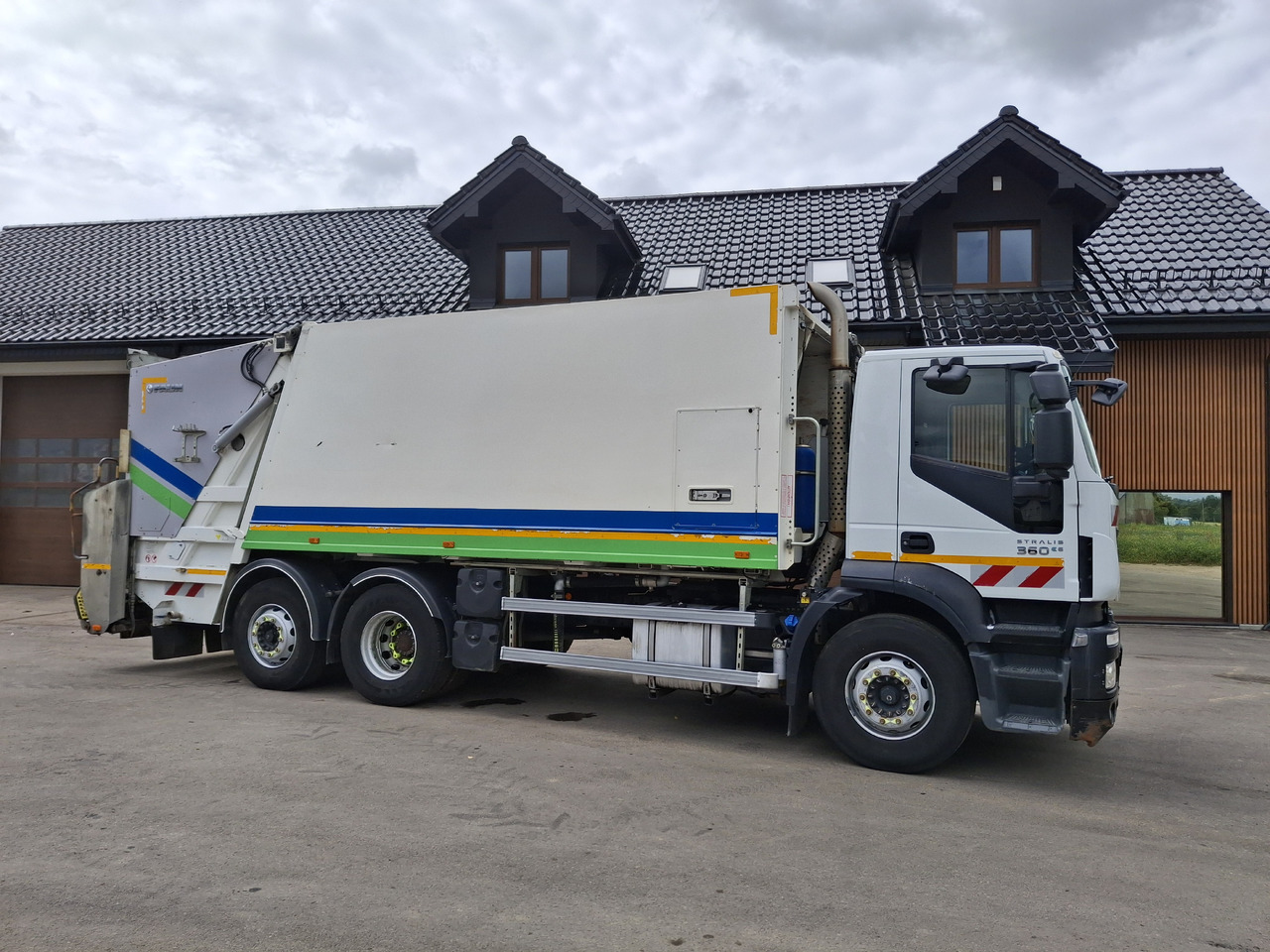 IVECO Euro 6 Śmieciarka Zweikammer-Müllwagen FAUN SL5 TR2L - Truk sampah: gambar 5 IVECO Euro 6 Śmieciarka Zweikammer-Müllwagen FAUN SL5 TR2L - Truk sampah: gambar 5