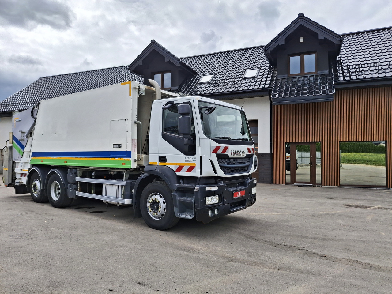 IVECO Euro 6 Śmieciarka Zweikammer-Müllwagen FAUN SL5 TR2L - Truk sampah: gambar 1 IVECO Euro 6 Śmieciarka Zweikammer-Müllwagen FAUN SL5 TR2L - Truk sampah: gambar 1