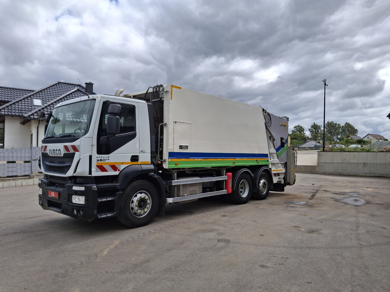 IVECO Euro 6 Śmieciarka Zweikammer-Müllwagen FAUN SL5 TR2L - Truk sampah: gambar 2 IVECO Euro 6 Śmieciarka Zweikammer-Müllwagen FAUN SL5 TR2L - Truk sampah: gambar 2