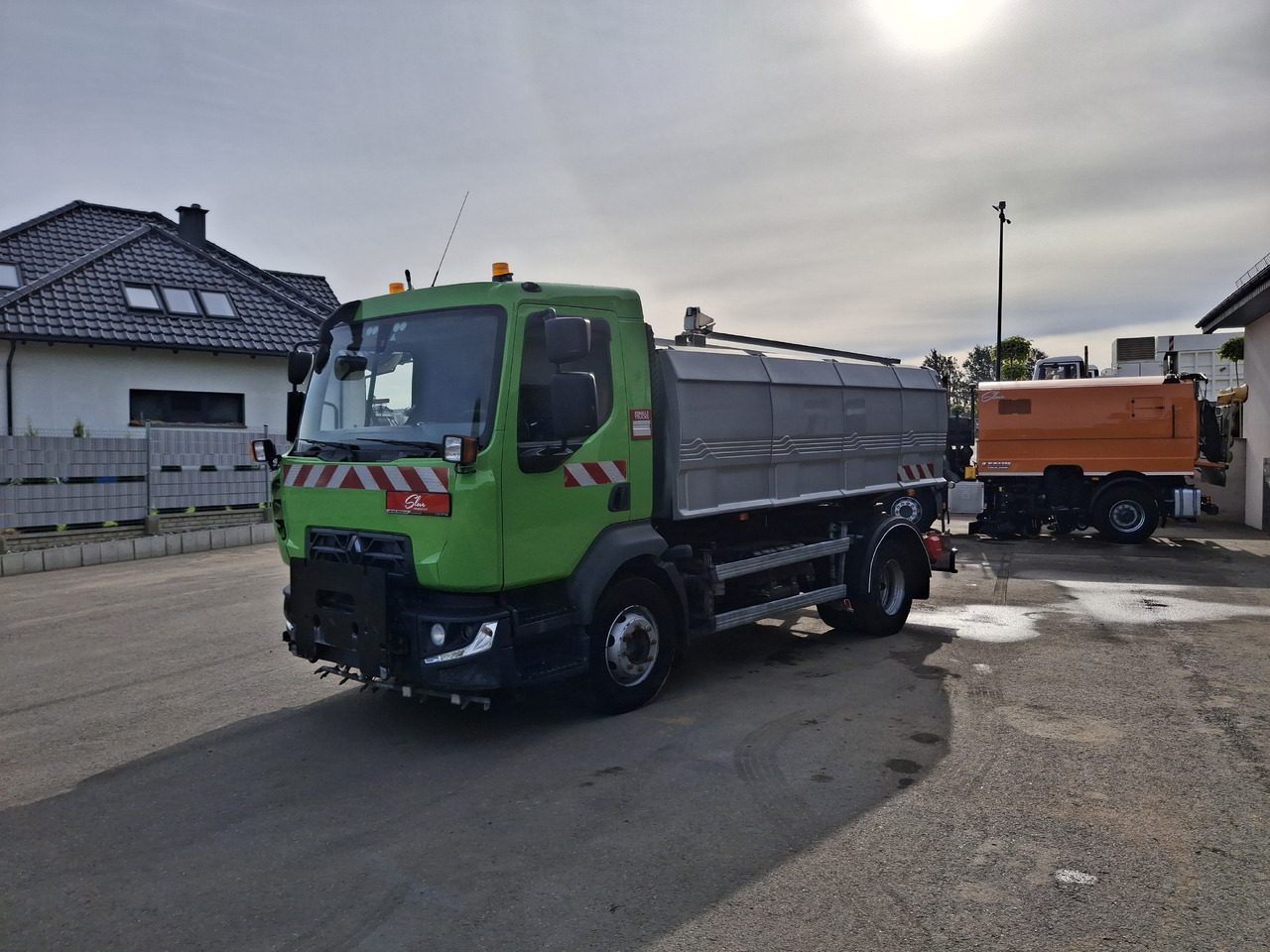 RENAULT D16 Polewaczka Karcher Straßenwaschanlage Euro 6 - Kendaraan Kota/ Khusus: gambar 3 RENAULT D16 Polewaczka Karcher Straßenwaschanlage Euro 6 - Kendaraan Kota/ Khusus: gambar 3