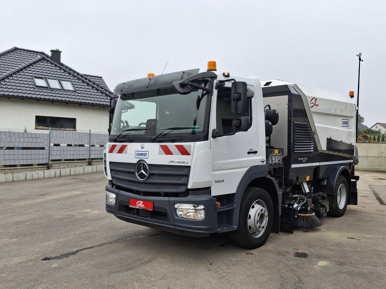 MERCEDES-BENZ Atego 1523 Zamiatarka Kehrmaschine Schmidt Street King 660 Euro 6 PM10 2 Motoren Szczotki L/R 2016r - Penyapu jalan: gambar 2 MERCEDES-BENZ Atego 1523 Zamiatarka Kehrmaschine Schmidt Street King 660 Euro 6 PM10 2 Motoren Szczotki L/R 2016r - Penyapu jalan: gambar 2