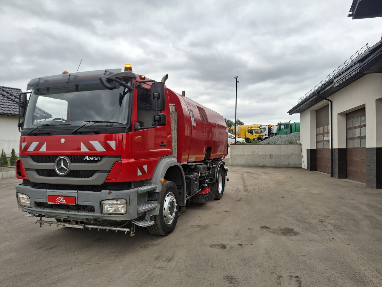 MERCEDES-BENZ Axor 1829 Zamiatarka Kehrmaschine BUCHER 2 Motoren Karcher PM10 Odchwaszczarka Sweeper - Penyapu jalan: gambar 2 MERCEDES-BENZ Axor 1829 Zamiatarka Kehrmaschine BUCHER 2 Motoren Karcher PM10 Odchwaszczarka Sweeper - Penyapu jalan: gambar 2