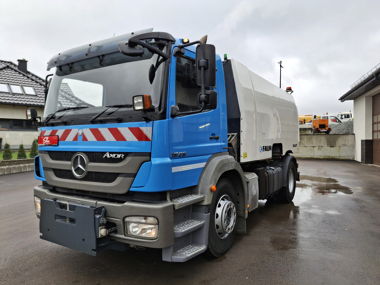 Mercedes-Benz Axor 1829 Zamiatarka Kehrmaschine FAUN Euro5 PM10 76 Tyś KM 2010 - Penyapu jalan: gambar 2 Mercedes-Benz Axor 1829 Zamiatarka Kehrmaschine FAUN Euro5 PM10 76 Tyś KM 2010 - Penyapu jalan: gambar 2