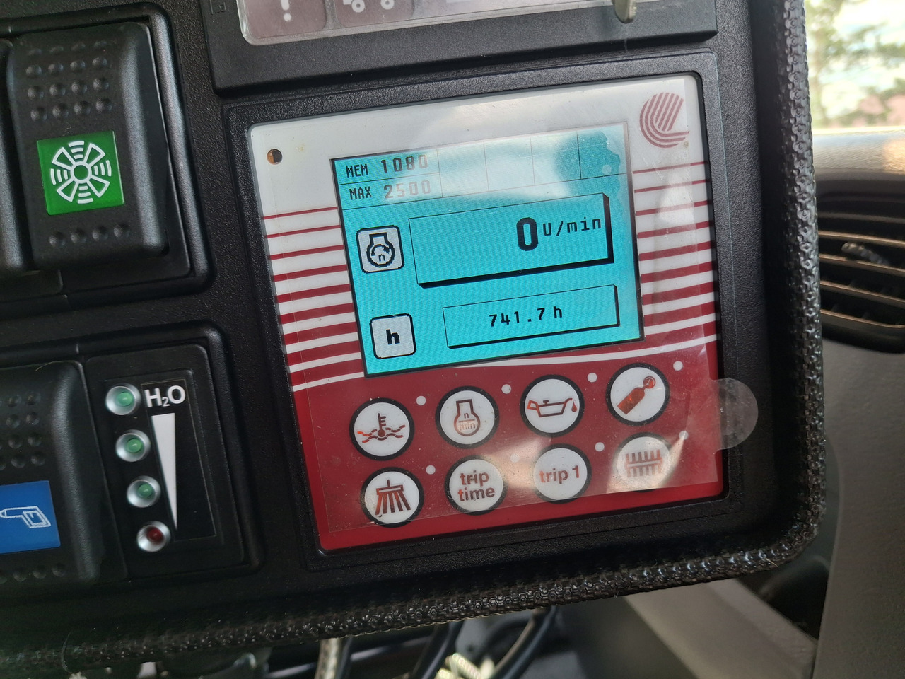 Penyapu jalan RENAULT C280 Kehrmaschine Zamiatarka SEMAT Zoeller FAUN Karcher L/R 2 Motoren 2018r 740 Mth Euro 6: gambar 39 Penyapu jalan RENAULT C280 Kehrmaschine Zamiatarka SEMAT Zoeller FAUN Karcher L/R 2 Motoren 2018r 740 Mth Euro 6: gambar 39