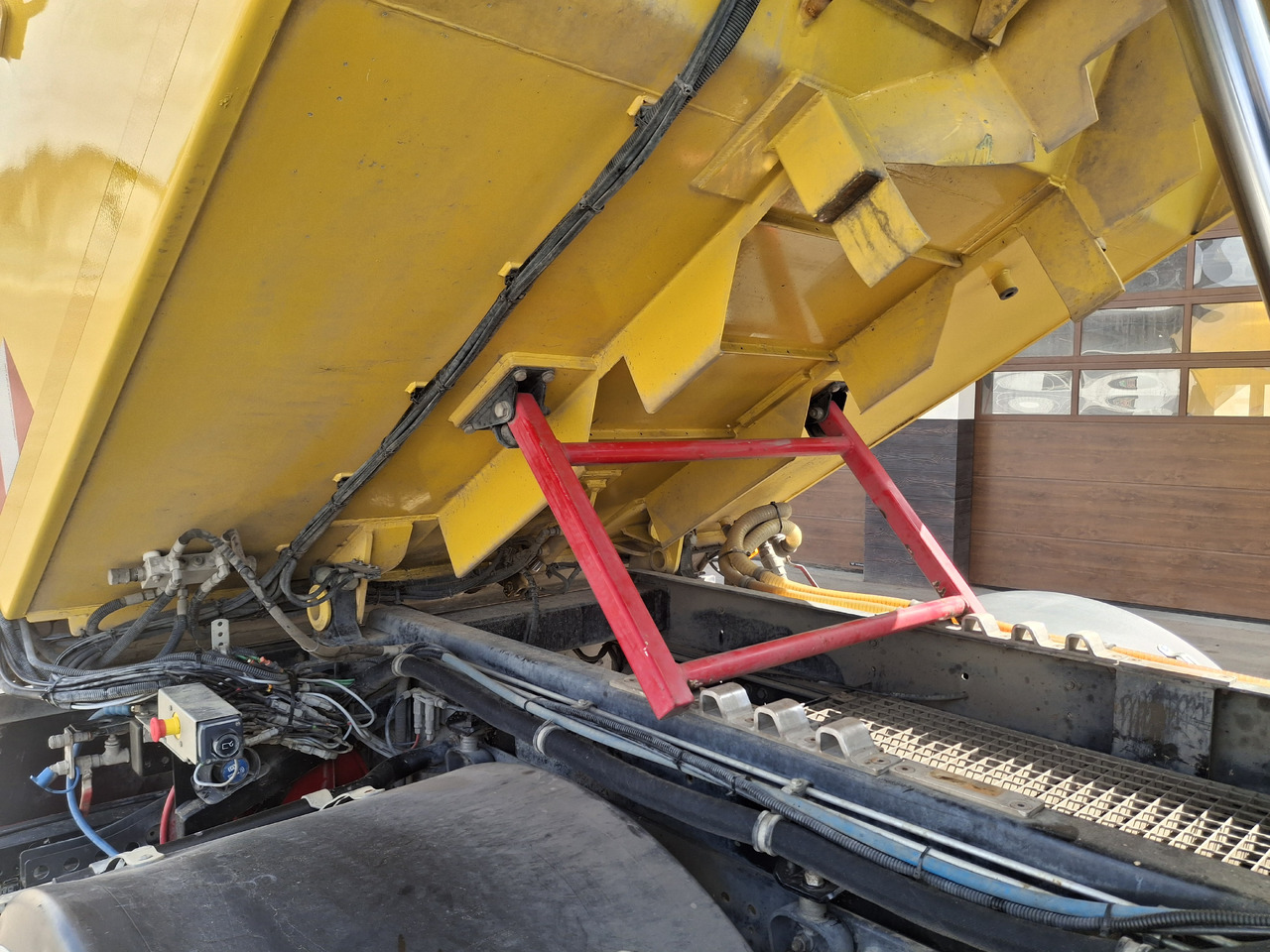 Penyapu jalan RENAULT C280 Kehrmaschine Zamiatarka SEMAT Zoeller FAUN Karcher L/R 2 Motoren 2018r 740 Mth Euro 6: gambar 22 Penyapu jalan RENAULT C280 Kehrmaschine Zamiatarka SEMAT Zoeller FAUN Karcher L/R 2 Motoren 2018r 740 Mth Euro 6: gambar 22