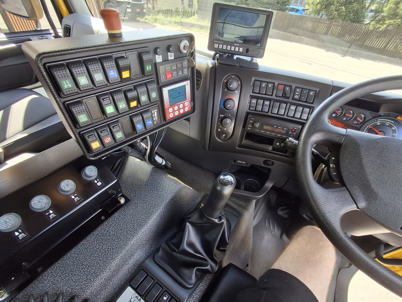 Penyapu jalan RENAULT C280 Kehrmaschine Zamiatarka SEMAT Zoeller FAUN Karcher L/R 2 Motoren 2018r 740 Mth Euro 6: gambar 36 Penyapu jalan RENAULT C280 Kehrmaschine Zamiatarka SEMAT Zoeller FAUN Karcher L/R 2 Motoren 2018r 740 Mth Euro 6: gambar 36