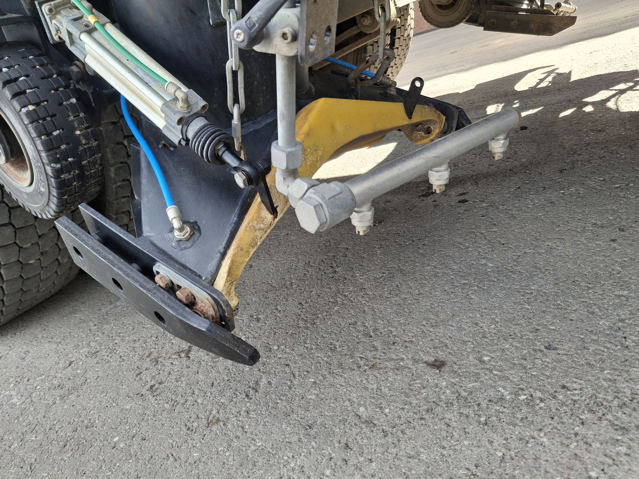 Penyapu jalan RENAULT C280 Kehrmaschine Zamiatarka SEMAT Zoeller FAUN Karcher L/R 2 Motoren 2018r 740 Mth Euro 6: gambar 7 Penyapu jalan RENAULT C280 Kehrmaschine Zamiatarka SEMAT Zoeller FAUN Karcher L/R 2 Motoren 2018r 740 Mth Euro 6: gambar 7