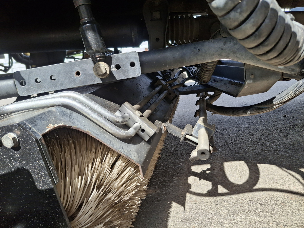 Penyapu jalan RENAULT C280 Kehrmaschine Zamiatarka SEMAT Zoeller FAUN Karcher L/R 2 Motoren 2018r 740 Mth Euro 6: gambar 13 Penyapu jalan RENAULT C280 Kehrmaschine Zamiatarka SEMAT Zoeller FAUN Karcher L/R 2 Motoren 2018r 740 Mth Euro 6: gambar 13