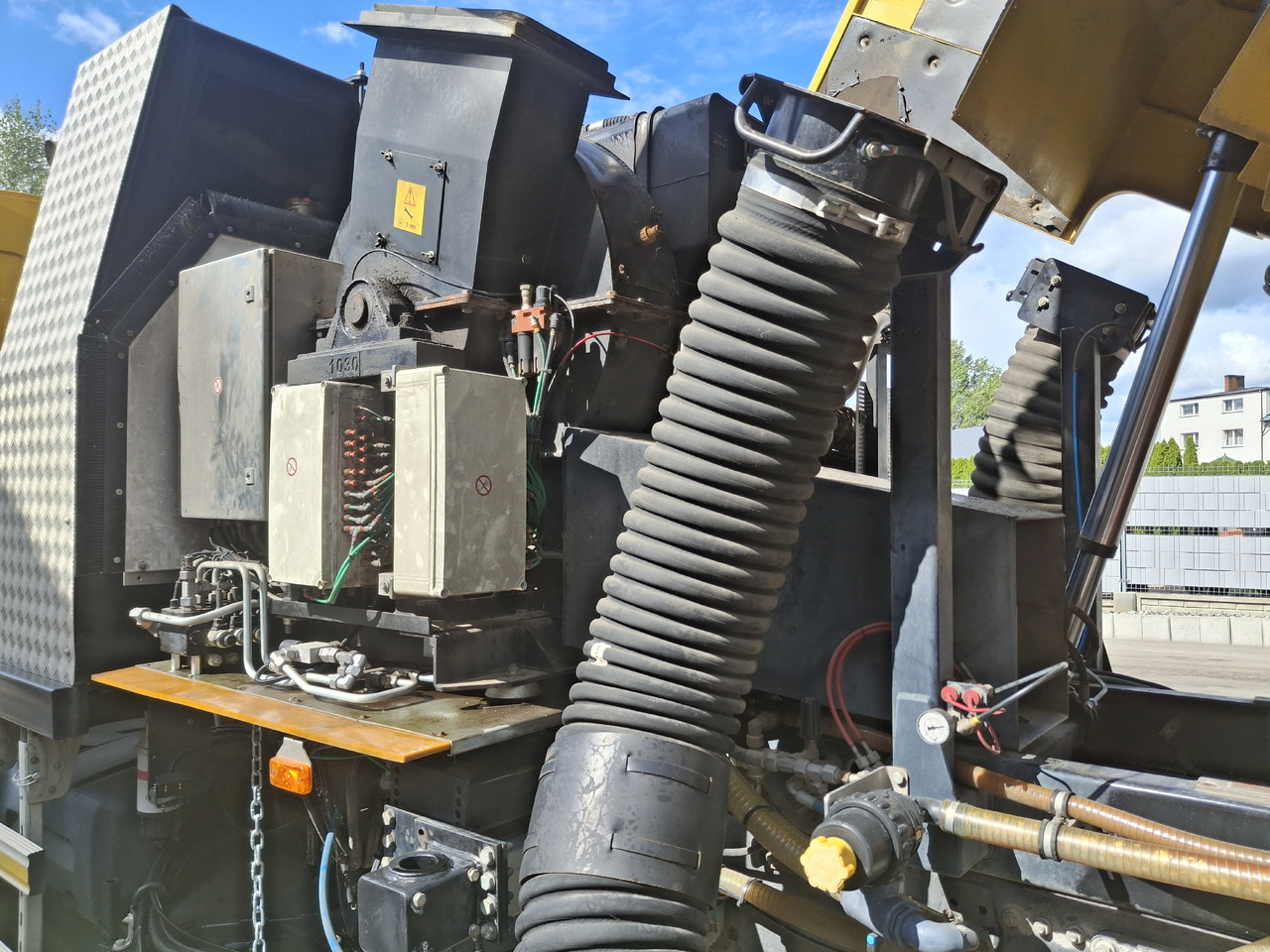 Penyapu jalan RENAULT C280 Kehrmaschine Zamiatarka SEMAT Zoeller FAUN Karcher L/R 2 Motoren 2018r 740 Mth Euro 6: gambar 26 Penyapu jalan RENAULT C280 Kehrmaschine Zamiatarka SEMAT Zoeller FAUN Karcher L/R 2 Motoren 2018r 740 Mth Euro 6: gambar 26