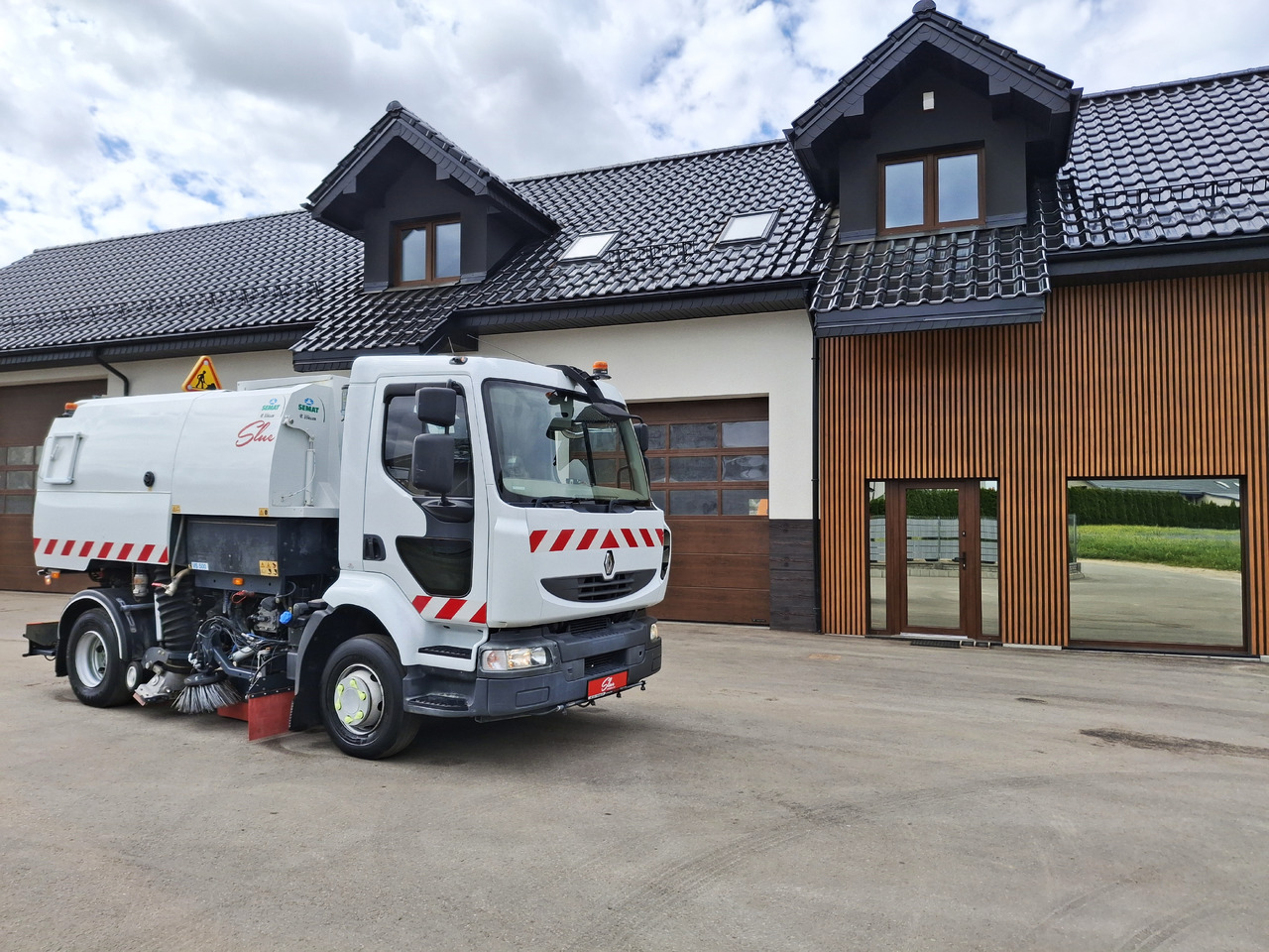 RENAULT Midlum 220 Zamiatarka Johnston VS500 Szczotki L/R Obie Strony Napęd Hydrostatyczny 2012r - Penyapu jalan: gambar 1 RENAULT Midlum 220 Zamiatarka Johnston VS500 Szczotki L/R Obie Strony Napęd Hydrostatyczny 2012r - Penyapu jalan: gambar 1