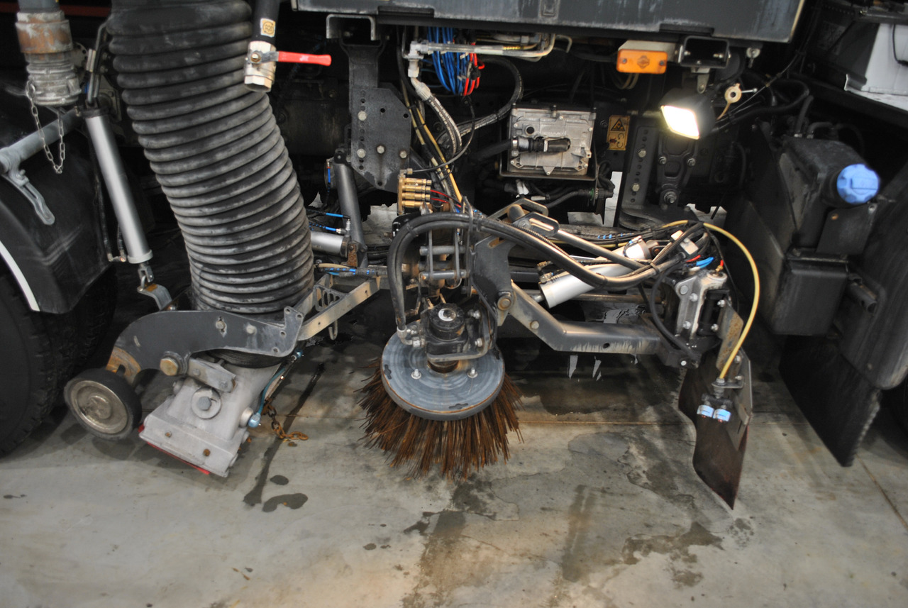 Renault Midlum 220 Zamiatarka Kehrmaschine Johnston 2014r 2770Mth Euro5 - Penyapu jalan: gambar 5 Renault Midlum 220 Zamiatarka Kehrmaschine Johnston 2014r 2770Mth Euro5 - Penyapu jalan: gambar 5