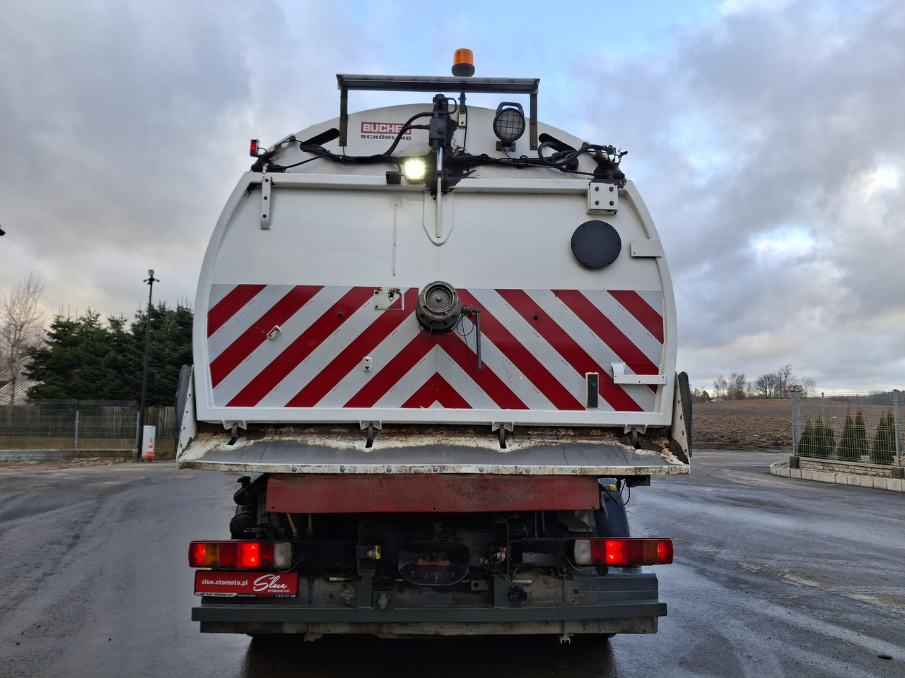 SCANIA 94G Zamiatarka Kehrmaschine BUCHER L/R Frontbürste 2 Motoren Odchwaszczarka Przednia Szczotka - Penyapu jalan: gambar 4 SCANIA 94G Zamiatarka Kehrmaschine BUCHER L/R Frontbürste 2 Motoren Odchwaszczarka Przednia Szczotka - Penyapu jalan: gambar 4